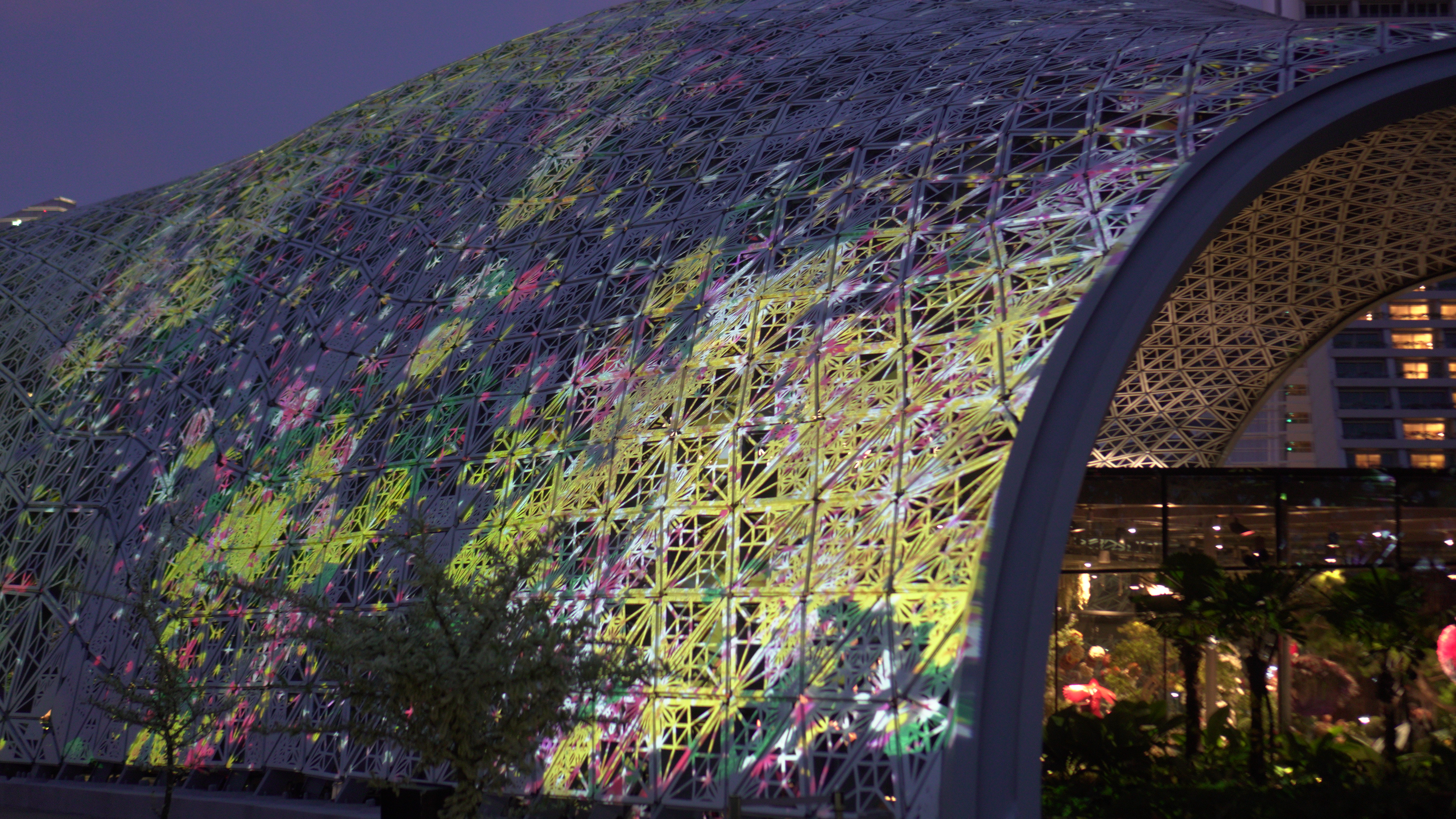Flowers and People — Giant Lattice Mass, a Whole Year per Hour flower art exhibit